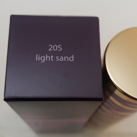 Foundation - Picture 3 of 4